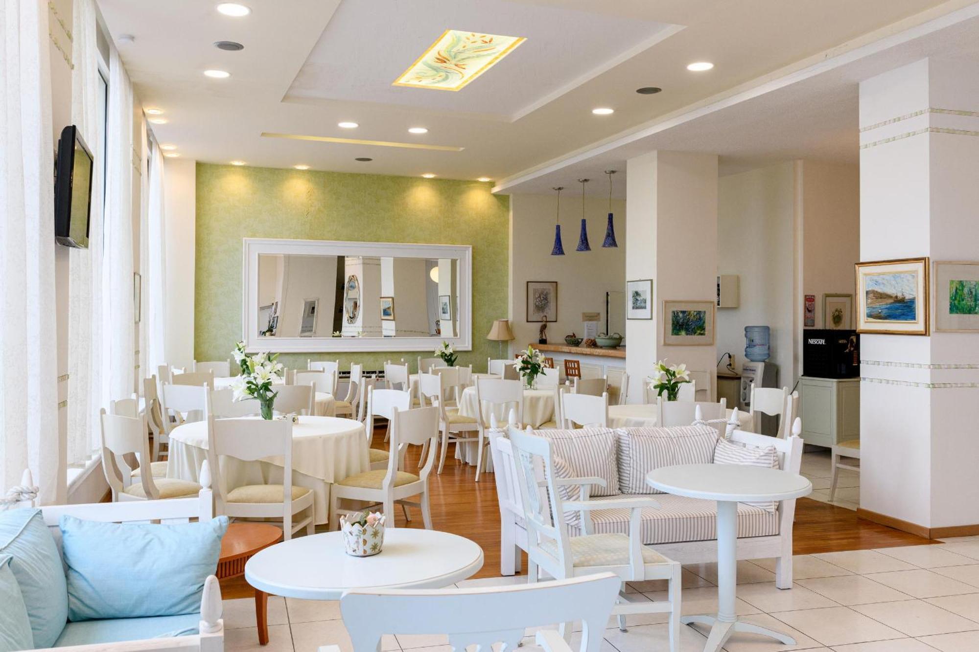 Hotel Timoleon ลีเมนาส ภายนอก รูปภาพ
