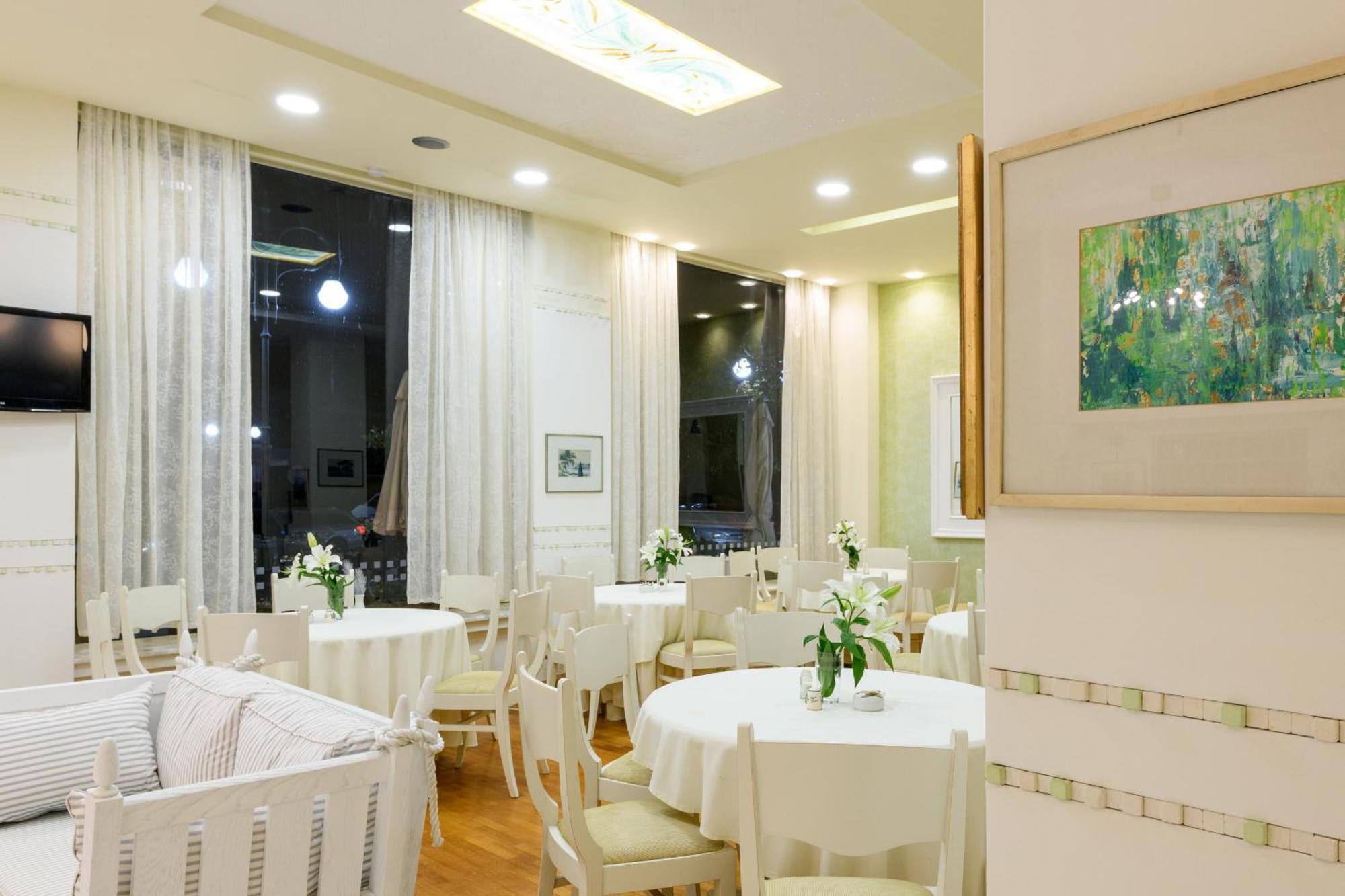 Hotel Timoleon ลีเมนาส ภายนอก รูปภาพ