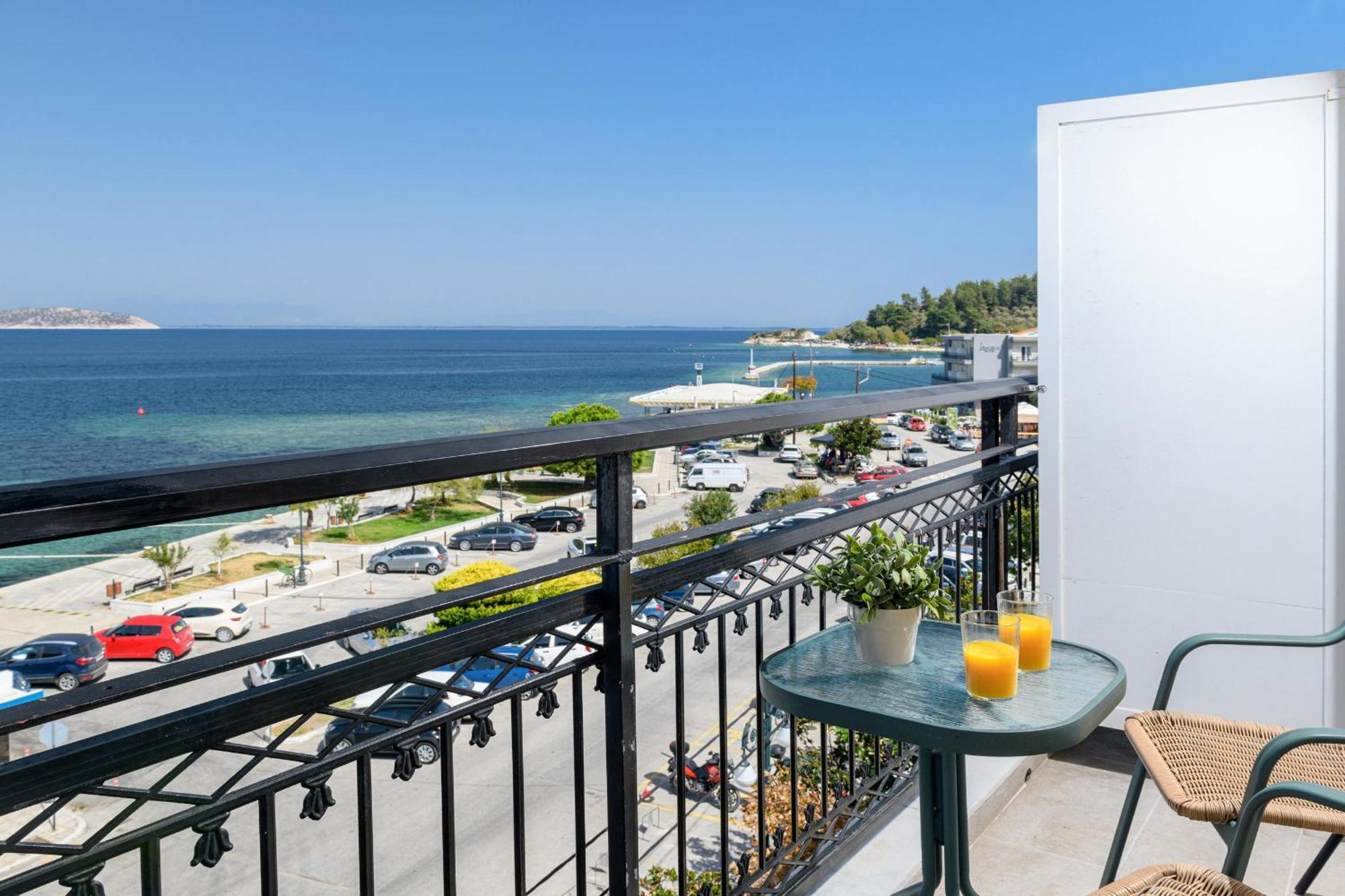 Hotel Timoleon ลีเมนาส ภายนอก รูปภาพ